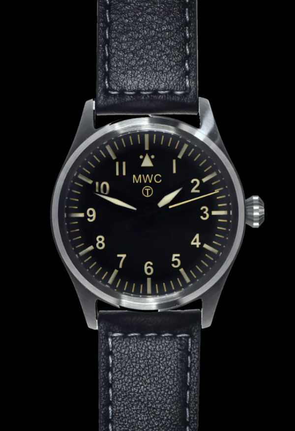 Jam Aviator dengan lapisan stainless steel hitam